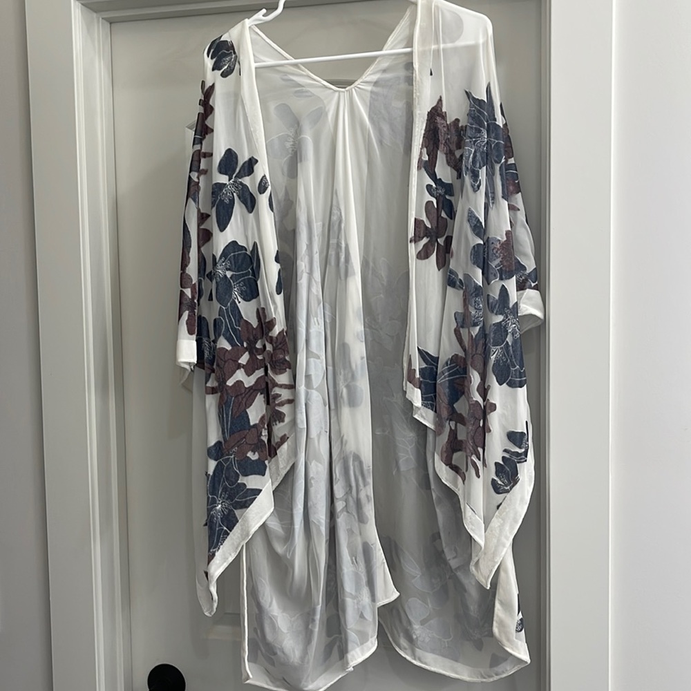 Floral velvet kimono from Vici